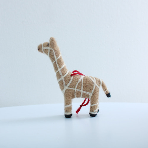 wool ornament_giraffe